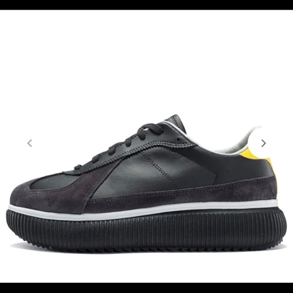 Super super cute onitsuka tiger sneakers - Picture 1 of 3